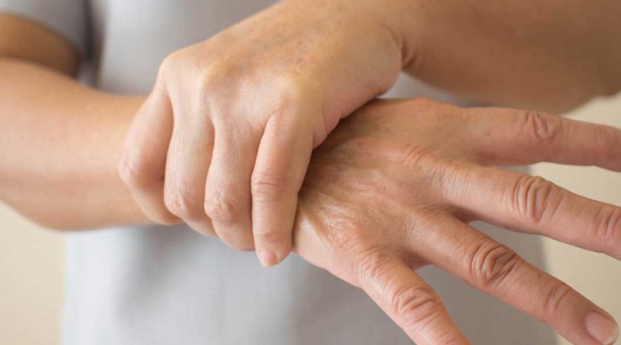 El Titremesi İçin Hangi Doktora Gidilir?